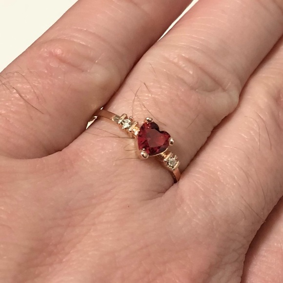 Red Heart Gemstone Ring, Size 9 - Picture 4 of 4